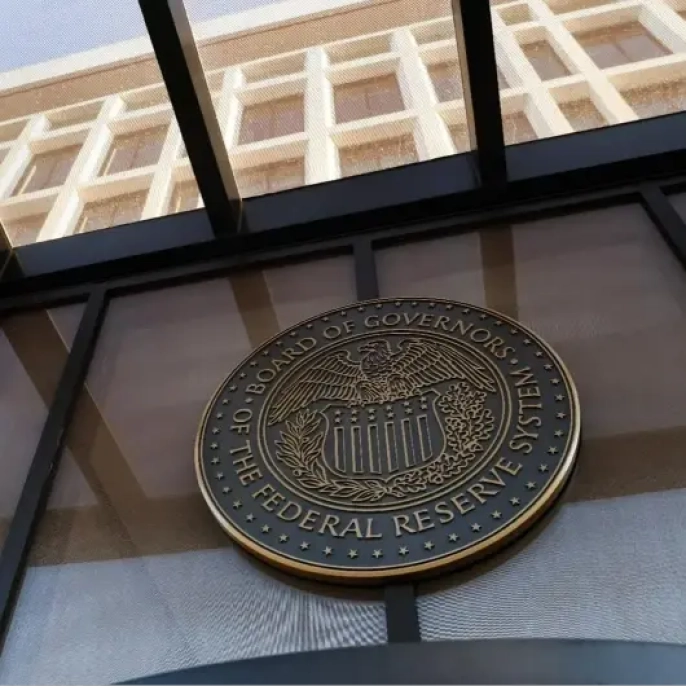 Fed'in bağımsızlığı tehlikede mi? Eski başkanlardan sert uyarı!