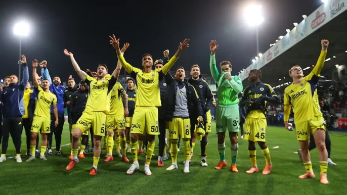 Fenerbahçe'de Başakşehir maçı öncesi sürpriz ilk 11!