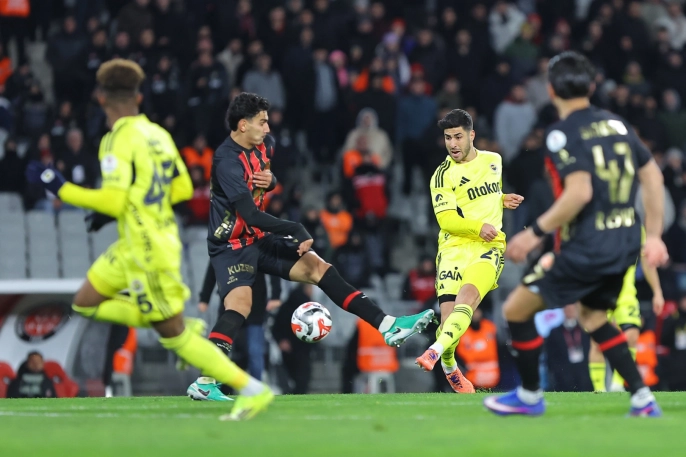 Fenerbahçe'de Tedesco krizi derinleşiyor