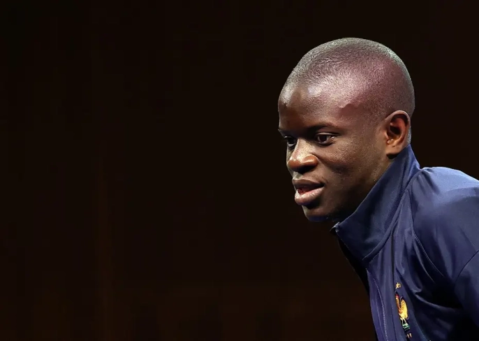Fenerbahçe'den Kante açıklaması: Yıldız oyuncu İstanbul'a geliyor!