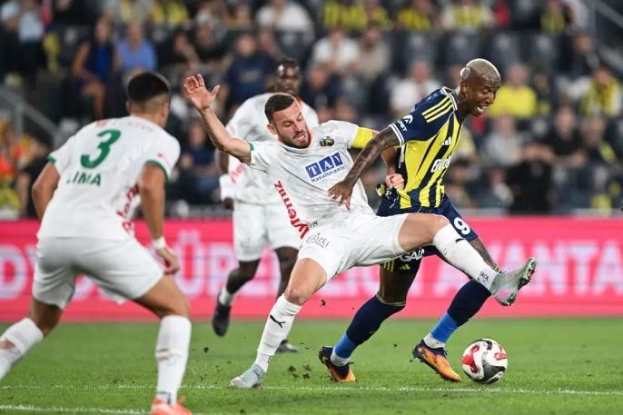 Fenerbahçe'den kritik Alanyaspor deplasmanı: Şampiyonluk yarışında farkı kapatma fırsatı!