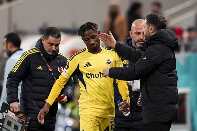 Fenerbahçe'nin Avrupa Ligi'ndeki Hayal Kırıklığı Spor Yazarlarını Ayağa Kaldırdı