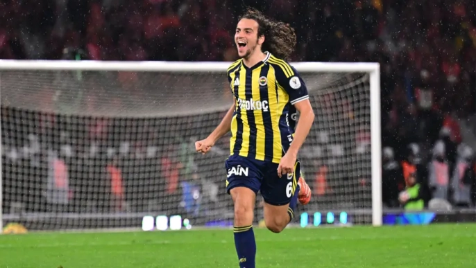 Fenerbahçe'nin Süper Kupa zaferi: Spor yazarlarından Guendouzi'ye övgü dolu yorumlar