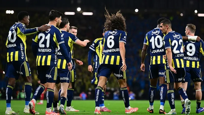 Fenerbahçe'nin yeni yıldızı Guendouzi'den ezeli rakibe karşı rüya gibi başlangıç: İlk maç, ilk gol!