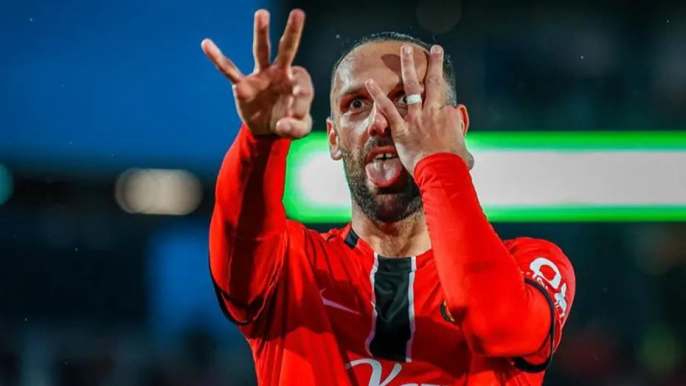 Fenerbahçe'ye göz kırpan golcü: Muriqi hat-trick ile geri döndü!