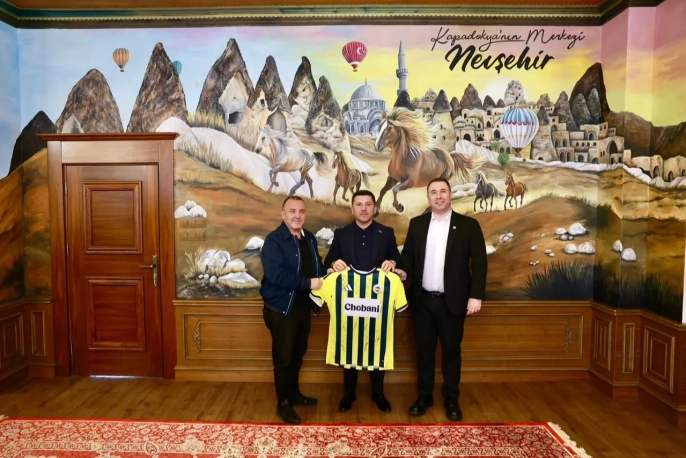 Fenerbahçe yöneticileri, Nevşehir'de belediye ile bir araya geldi