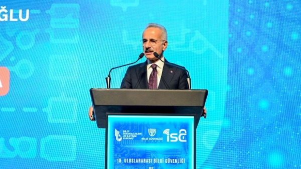 Abdulkadir Uraloğlu açıkladı: Vatandaşları dolandırmaya yönelik kurulan 74 bin 205 alan adı engellendi