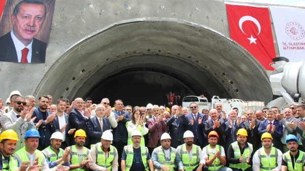 Abdulkadir Uraloğlu: Ankara-Samsun arası seyahat süresi 2,5 saate düşecek