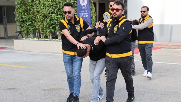 Adana'da vefa borcuna karşılık ev kurşunladı: 3 tutuklama