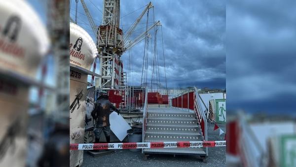 Almanya'daki bir festivalde atlıkarınca kazası meydana geldi