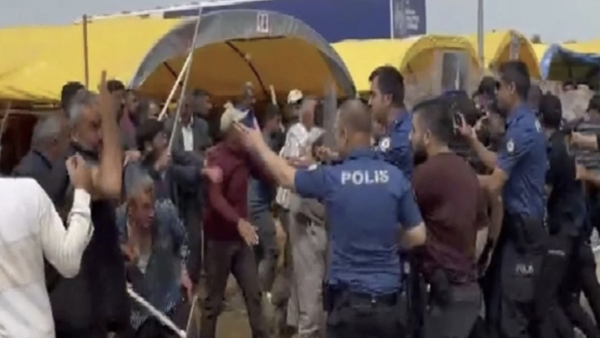 Ankara'da güvenlik güçlerine sopayla saldıran 12 şüpheliye gözaltı