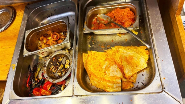 Antalya'da bozulmuş ürün kullanan restoran mühürlendi