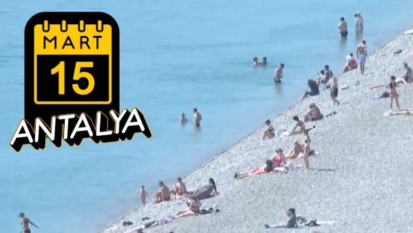 Antalya'da güneşli havayı fırsat bilenler sahillerde vakit geçirdi