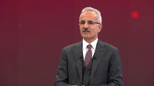 Bakan Uraloğlu: Sosyal medyaya düzenleme bu yıl getirilecek