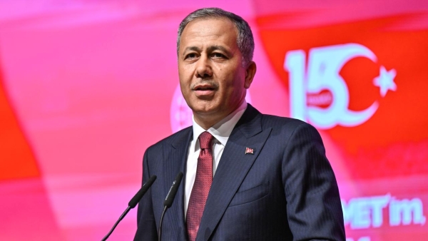 Bakan Yerlikaya: Kırmızı bültenle aranan 2 suçluyu daha ülkemize getirdik
