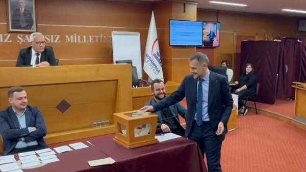 Bayrampaşa Belediyesi'nde seçimi AK Parti'nin adayı İbrahim Akın kazandı