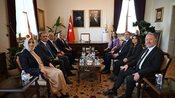 DEM Parti heyeti, AK Parti'yi ziyaret etti