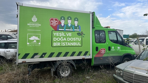 Edirne'de İBB'ye ait araçta 8 düzensiz göçmen yakalandı