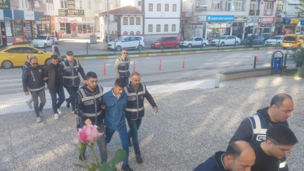 Emniyet ve jandarma operasyonlarıyla 9 suç örgütü çökertildi