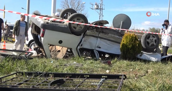 Fiat Tofaş marka otomobilin altında kalan sürücü feci şekilde can verdi İhlas Haber Ajansı