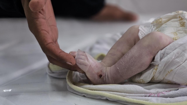 Gazze'de son bir haftada 6 bebek soğuktan donarak hayatını kaybetti