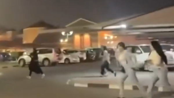 İran saldırısı sonrası Katar'da panik anları kamerada