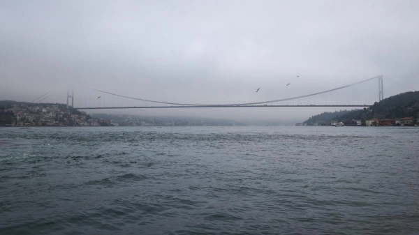 İstanbul Boğazı'nda gemi trafiği çift yönlü askıya alındı