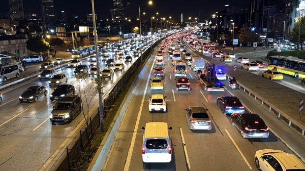 İstanbul'da akşam saatlerinde trafik yoğunluğu: Yüzde 80'e ulaştı