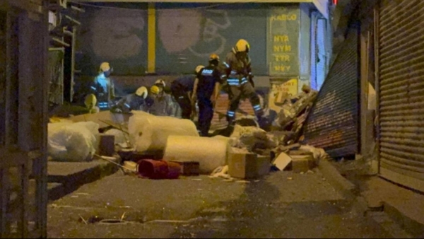 İstanbul'da binada patlama: 3 katlı bina çöktü