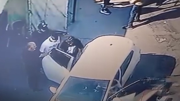 İstanbul'da bir kadını sıkıştırıp gasbeden 2 çocuk yakalandı