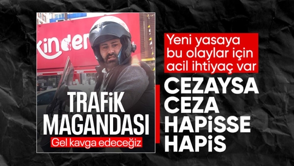 İstanbul'da motosikletli maganda otomobilin aynasını kırdı