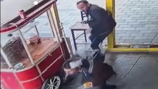 İstanbul'da polisi bıçakla yaralayan saldırgan yakalandı