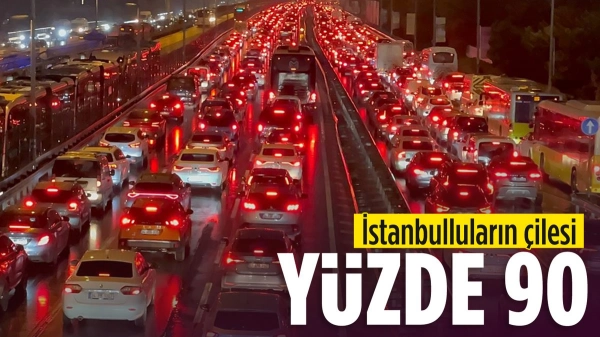 İstanbul'da trafik yoğunluğu yaşanıyor