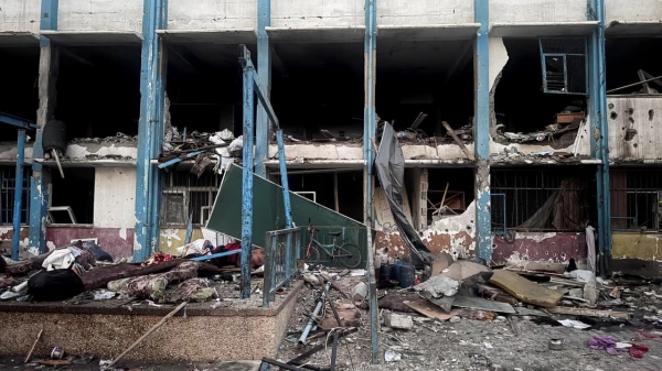 Katil İsrail Gazze'yi bombalıyor