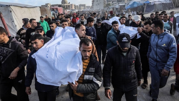 Katil İsrail'in Gazze Şeridi'ne son 24 saatte düzenlediği saldırılarda 60 kişi hayatını kaybetti