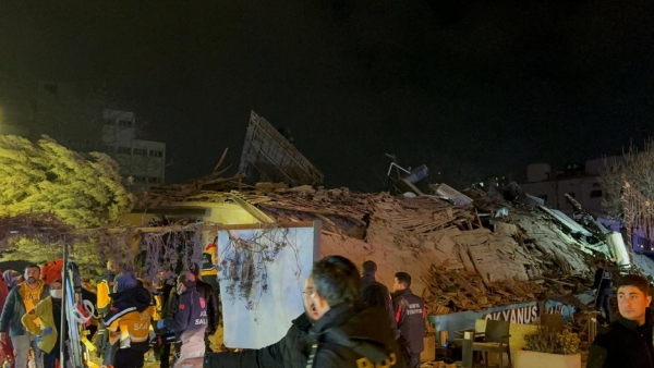 Konya'da 4 katlı bina çöktü
