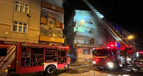 Küçükçekmece’de çatıda mangal keyfi yangınla bitti İhlas Haber Ajansı