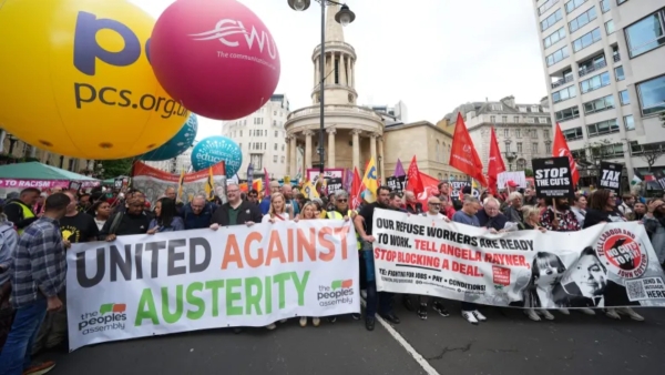 Londra'da 'kemer sıkma' protestosu