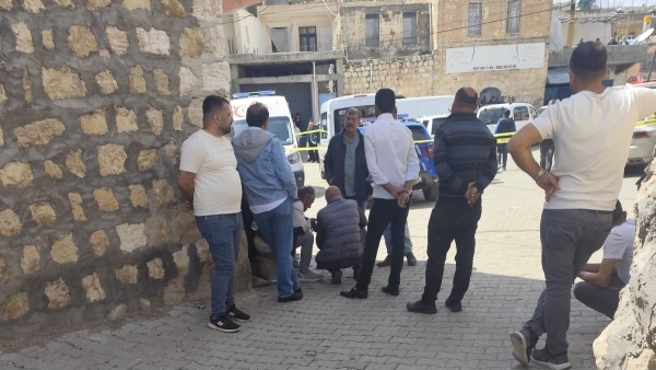 Mardin'de pazarcıyı boğazını keserek öldürdü