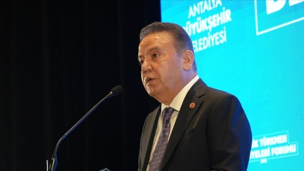 Muhittin Böcek rüşvet soruşturması kapsamında tutuklandı