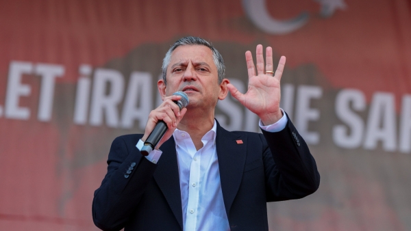 Özgür Özel, Akın Gürlek'i hedef aldı: Sen savcı mısın yoksa mafya mısın?