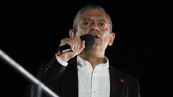 Özgür Özel: Asgari ücrete ara zam için çalışmaya başlıyoruz