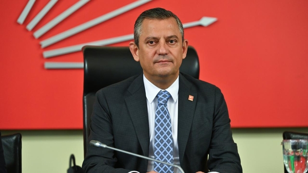Özgür Özel yeniden CHP Genel Başkanı seçildi