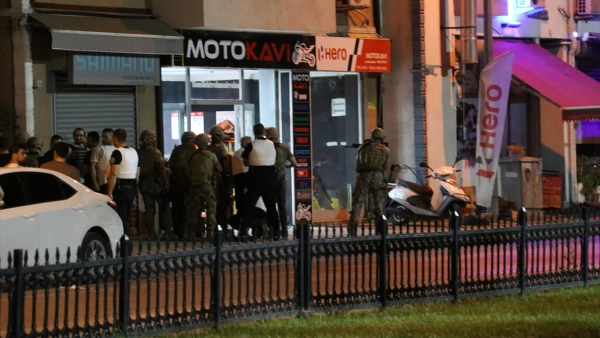 Sakarya'da polislere ateş eden şüpheli bacağından vuruldu