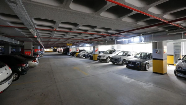 Şişli'de otopark ücretlerine yüzde 137'ye varan oranda zam