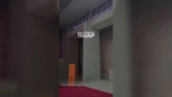 Suriye Başbakanlık Sarayı'nda ezan okundu! Suriyeli asker tüyleri diken diken etti