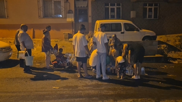 Tekirdağ’da su sıkıntısı: Vatandaşlar bidonlarla sokağa döküldü