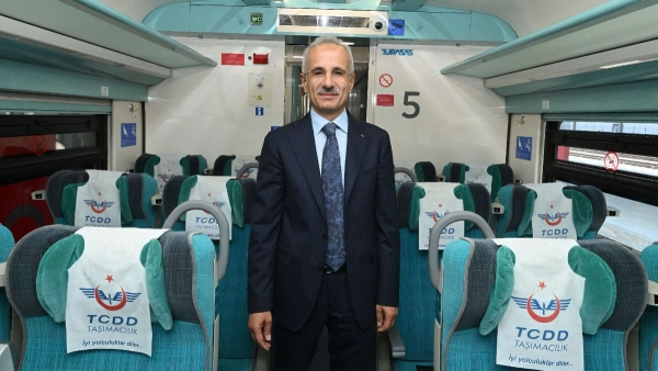 Ulaştırma Bakanlığı'ndan İstanbul’un raylı sistem ağına iki hat daha