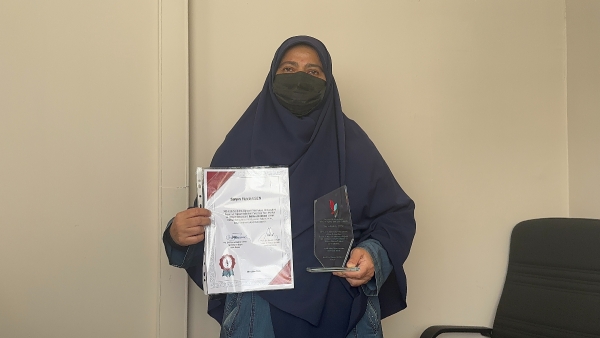 Yalova'da 28 şubat mağduru kadın 13'üncü diplomasını aldı
