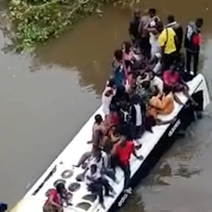 Fildişi Sahili'nde yolcu otobüsü nehre düştü: 24 ölü, 36 yaralı